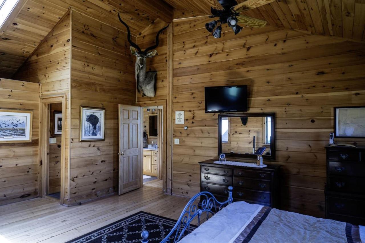 5br Luxurious Mountain Escape Holiday home Forksville