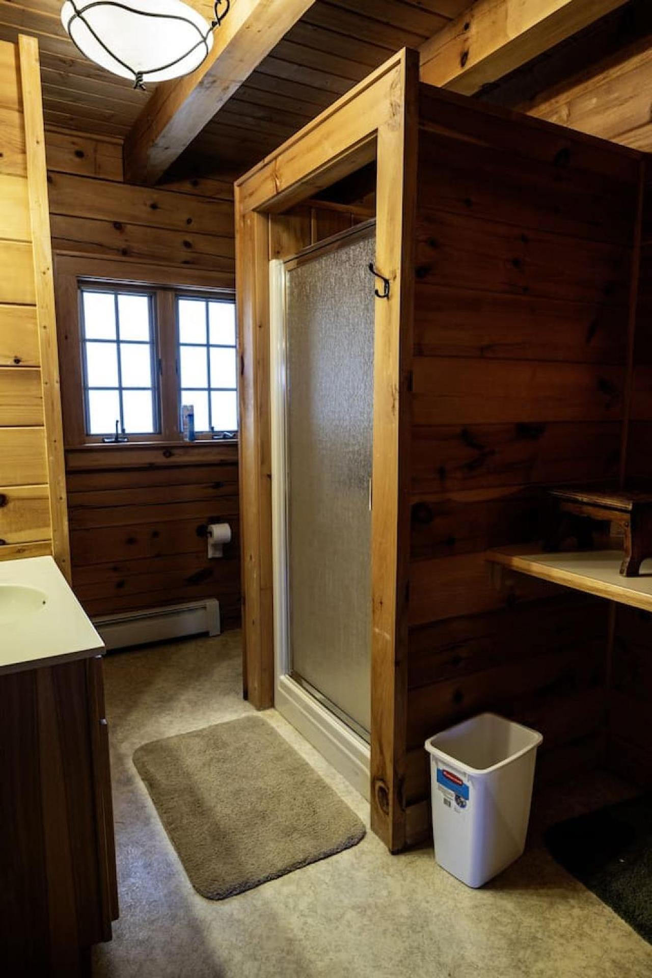 5br Luxurious Mountain Escape Holiday home Forksville